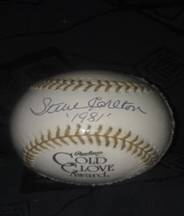Steve Carlton Gold Glove Ball 1981, PSA Cert.